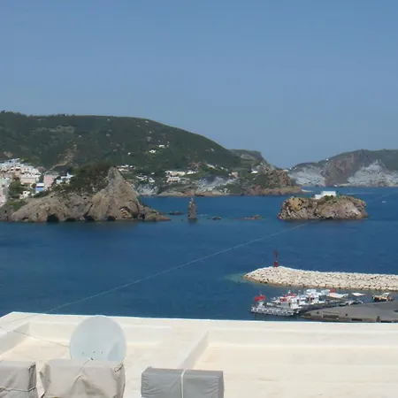 Del Capitano 2* Ponza