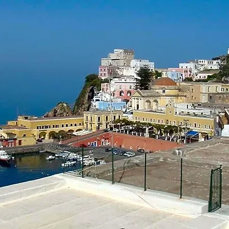 Del Capitano 2* Ponza