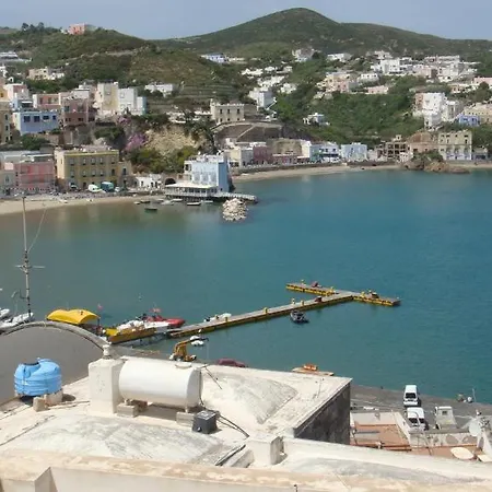 Del Capitano Hotell Ponza