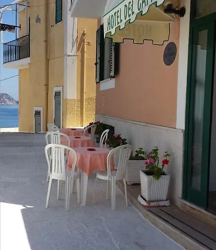 ホテル Del Capitano