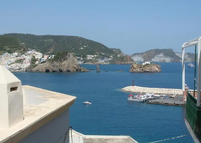 Del Capitano ホテル 2*