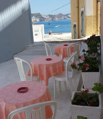 Del Capitano ホテル ポンツァ